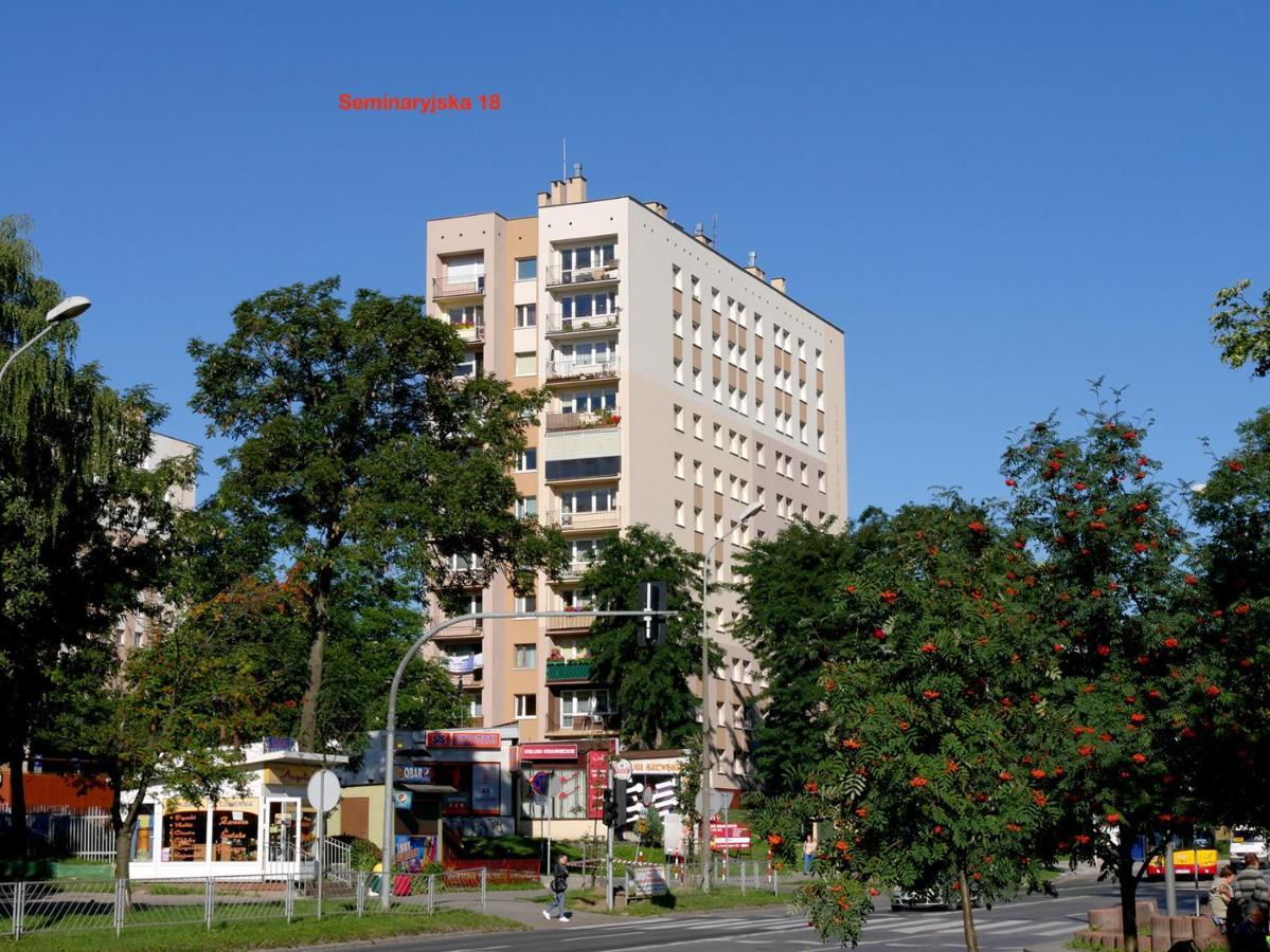Lokum Seminaryjska Apartament Z Darmowym Parkingiem 凯尔采 外观 照片
